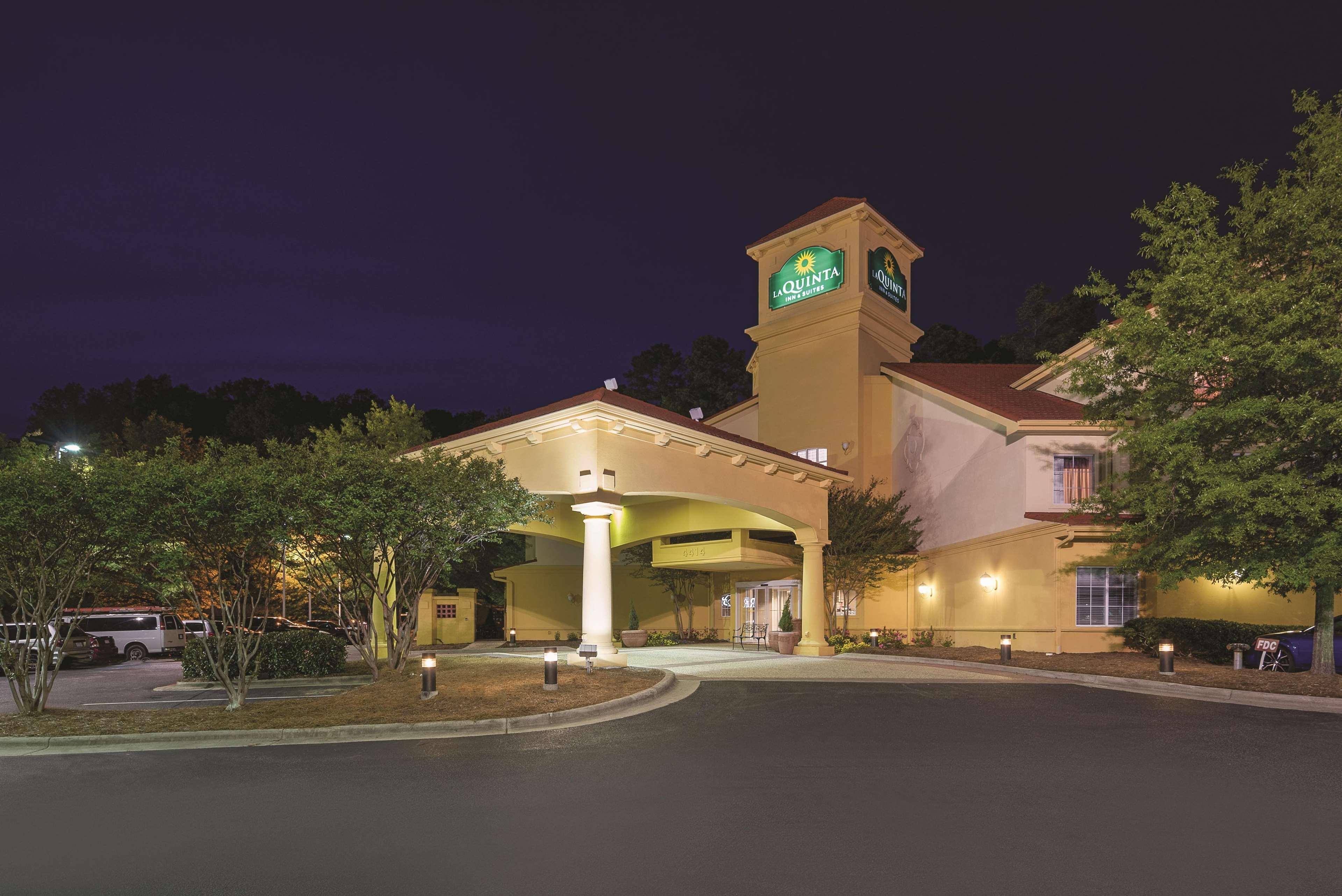 La Quinta Inn & Suites By Wyndham University Area Chapel Hill Durham Exterior photo