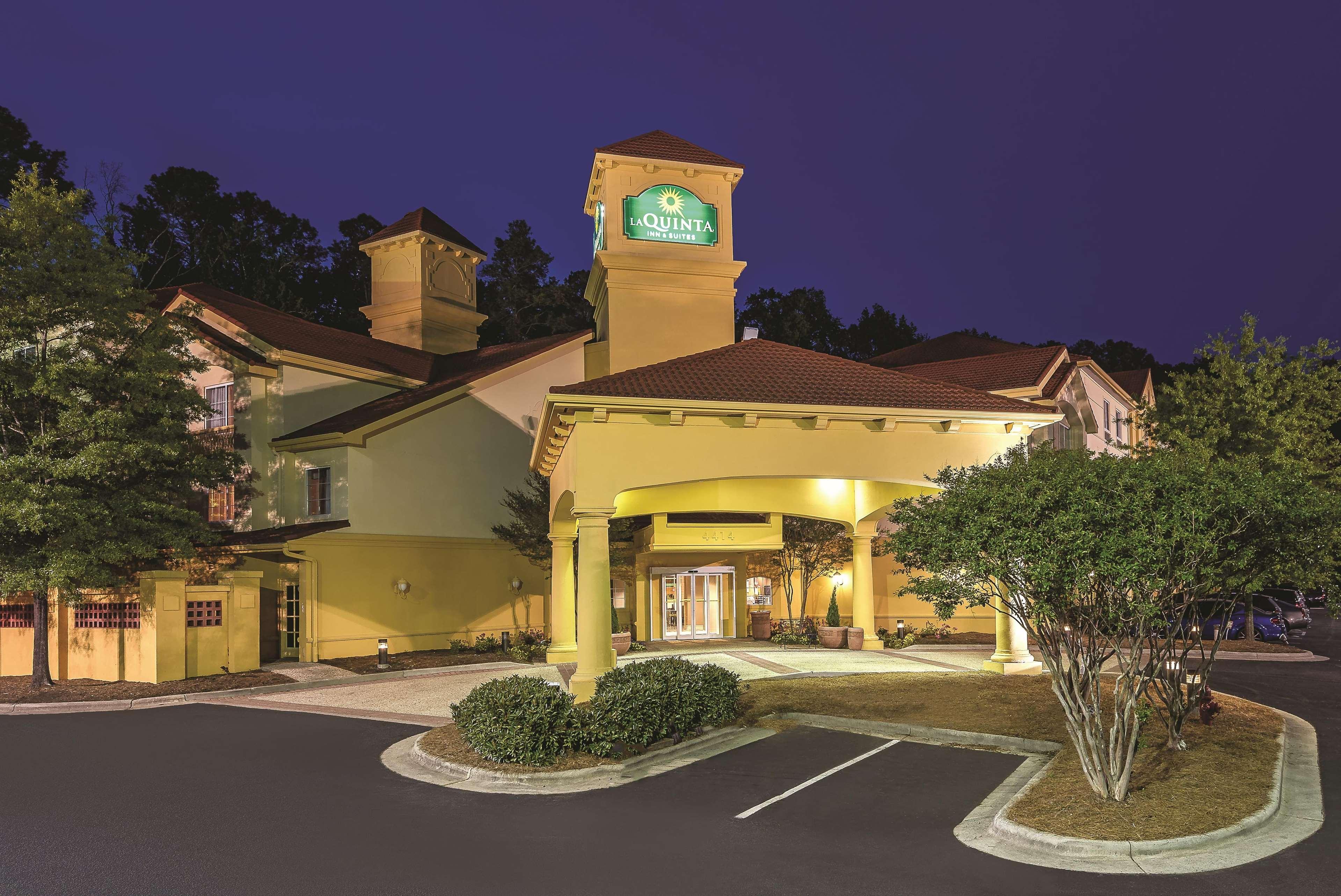 La Quinta Inn & Suites By Wyndham University Area Chapel Hill Durham Exterior photo