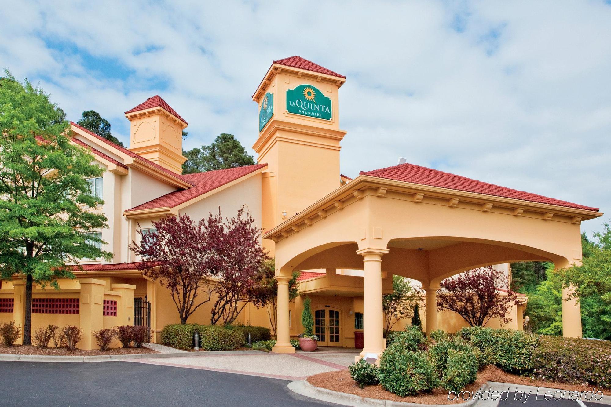 La Quinta Inn & Suites By Wyndham University Area Chapel Hill Durham Exterior photo